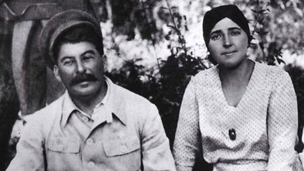 Сталин с женой на отдыхе в Мухалатке