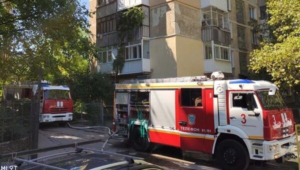 В Симферополе при пожаре в пятиэтажке пострадал человек