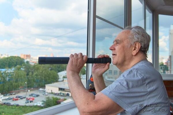 Писатель, который учил любить Севастополь: памяти Командора Крапивина Писатель, который учил любить Севастополь: памяти Командора Крапивина