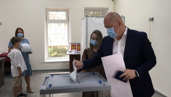 Михаил Развожаев голосует на выборах губернатора Севастополя