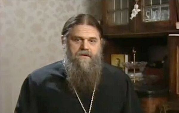 В Херсонесе сорвался со скалы и погиб московский священник В Херсонесе сорвался со скалы и погиб московский священник