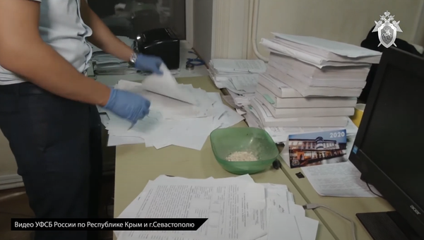 Взятки и наркотики: в Крыму задержали помощника прокурора - видео