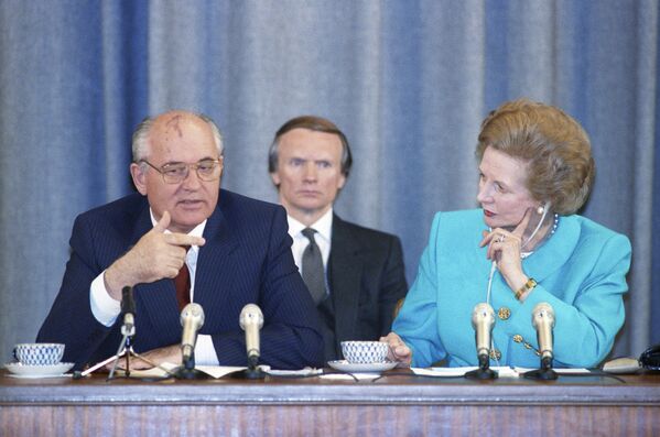 Премьер-министр Великобритании Маргарет Тэтчер и генеральный секретарь ЦК КПСС Михаил Горбачев