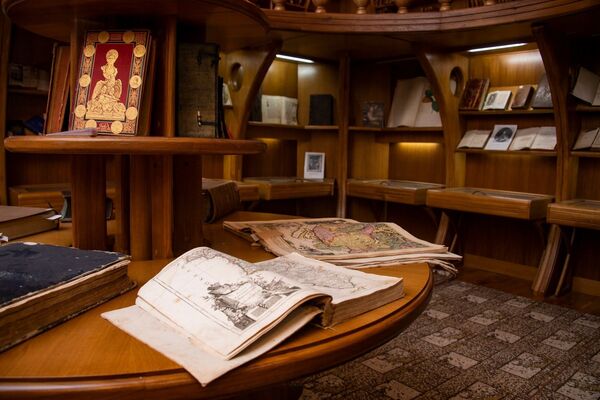 Музей редкой книги был создан в 2003 году по инициативе ректора КФУ им. Вернадского Николая Багрова.