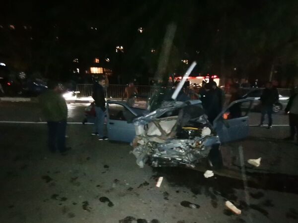 В Бахчисарае в лобовом ДТП пострадали трое взрослых и двое детей В Бахчисарае в лобовом ДТП пострадали трое взрослых и двое детей
