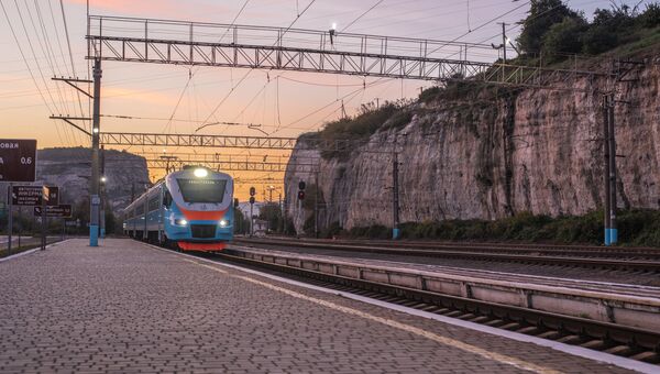 Электропоезд в Крыму