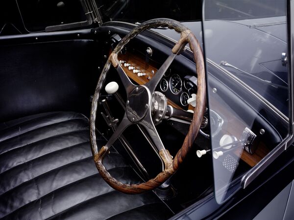 Руль и приборная панель Bugatti Type 41 Royale Руль и приборная панель Bugatti Type 41 Royale