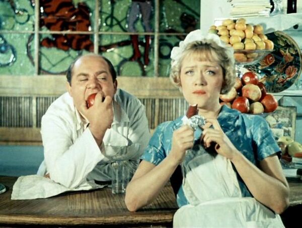 Кадр из фильма Полосатый рейс (1961 год) Кадр из фильма Полосатый рейс (1961 год)