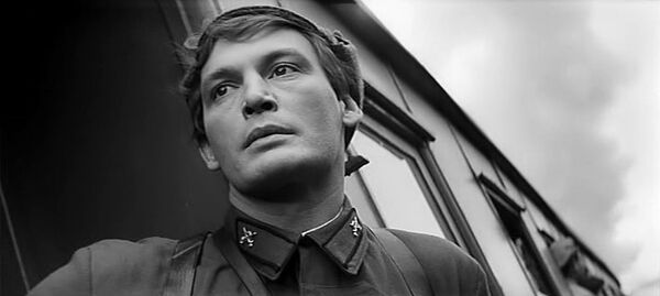 Кадр из фильма Офицеры (1971). В роли Ивана Варравы - Василий Лановой Кадр из фильма Офицеры (1971). В роли Ивана Варравы - Василий Лановой