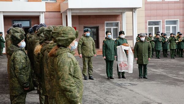 С хлебом-солью: как встречали работавших в Крыму военных медиков