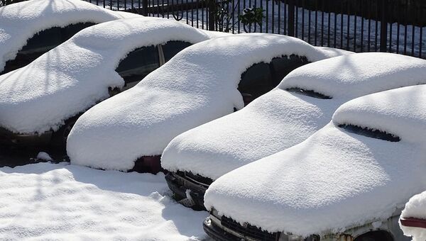 Машины в снегу