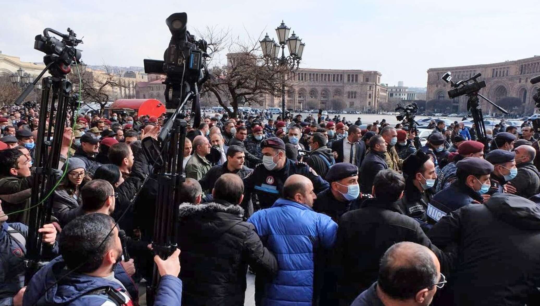 Последние новости армении сегодняшний. Протесты в Армении 2021. Митинг Армении против Пашиняна. Протесты в Ереване.