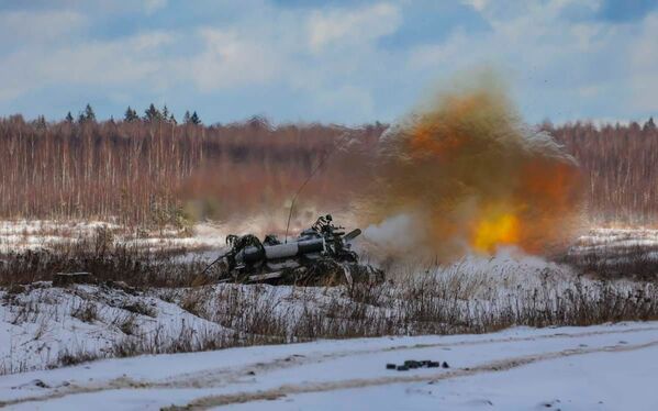  Женские танковые экипажи Кантемировской дивизии провели боевые стрельбы 