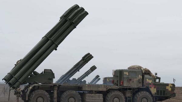 Украина устроила стрельбу из Смерчей у границы с Крымом