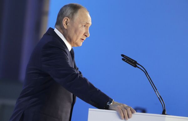 Новые выплаты и жесткий ответ провокаторам: главное из послания Путина Новые выплаты и жесткий ответ провокаторам: главное из послания Путина