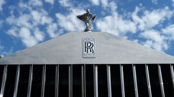 Автомобиль Rolls-Royce перед стартом ралли старинных автомобилей Bosch Moskau Klassik в Москве