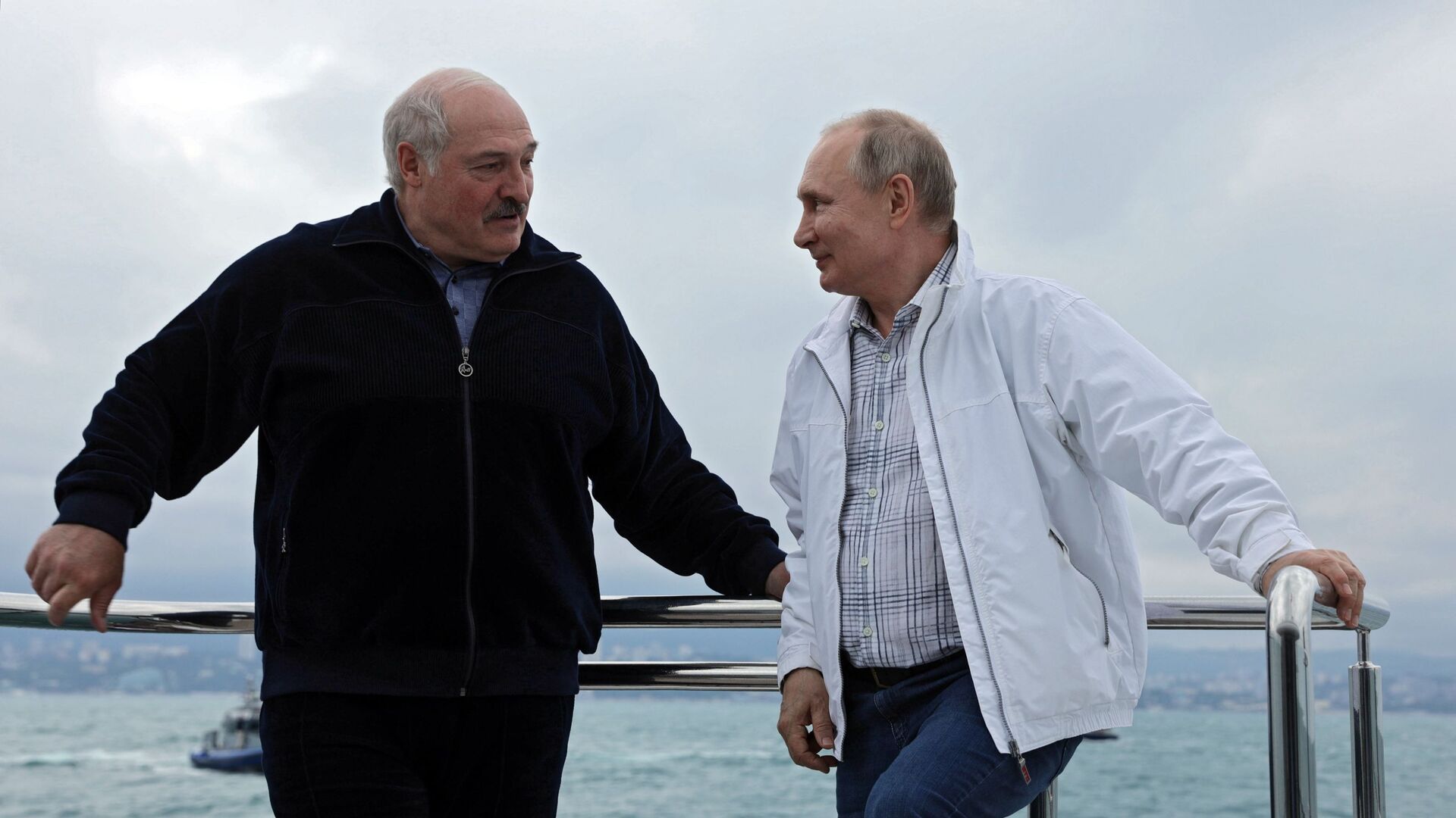 Президент РФ В. Путин и президент Белоруссии А. Лукашенко совершили морскую прогулку - РИА Новости, 1920, 30.05.2021