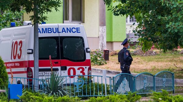 Полиция на территории Республиканской детской клинической больницы в Симферополе