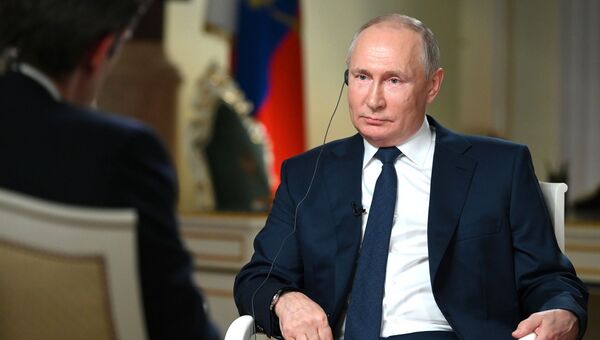 Президент России Владимир Путин во время интервью журналисту американского телеканала NBC