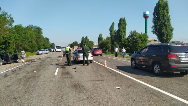 В Краснодарском крае в ДТП с тремя авто погибли пять человек