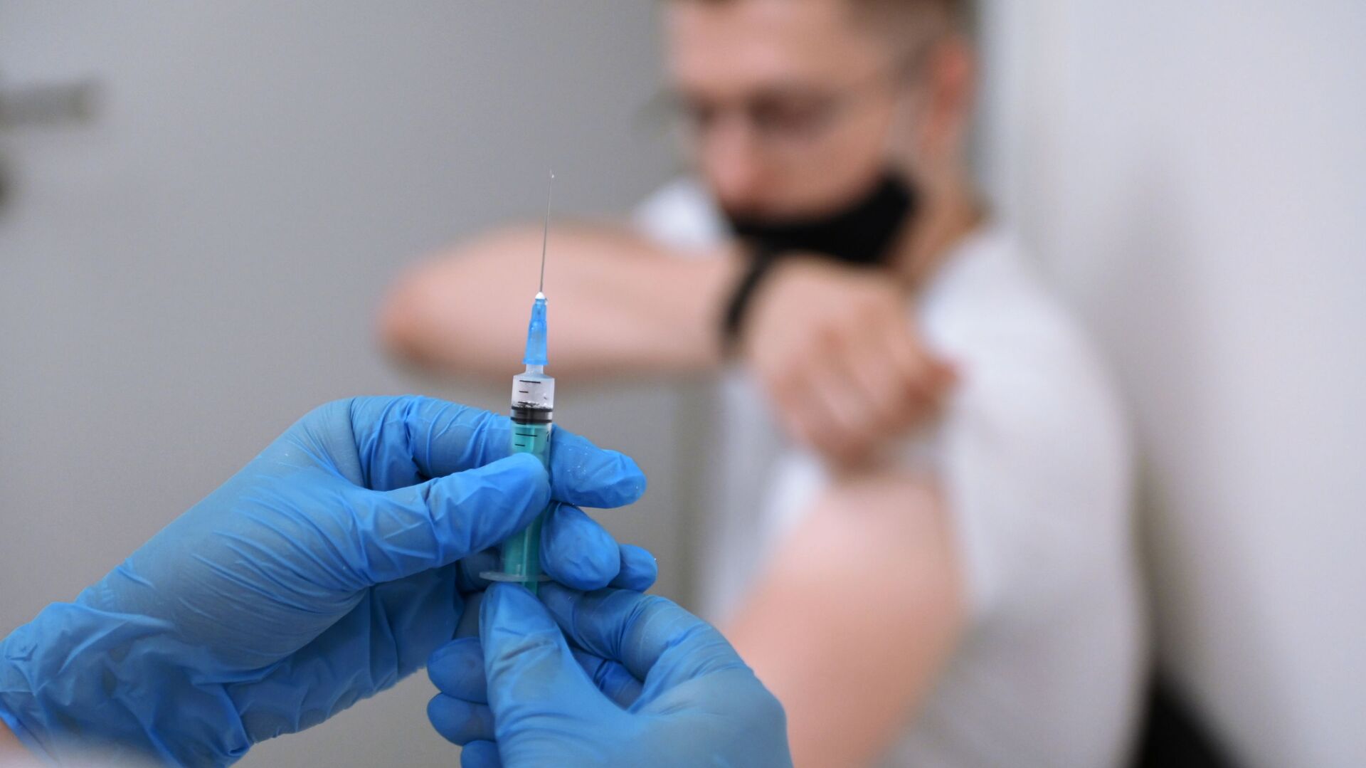 Кубань выполнила план обязательной вакцинации на 94% - РИА Новости Крым,  02.11.2021