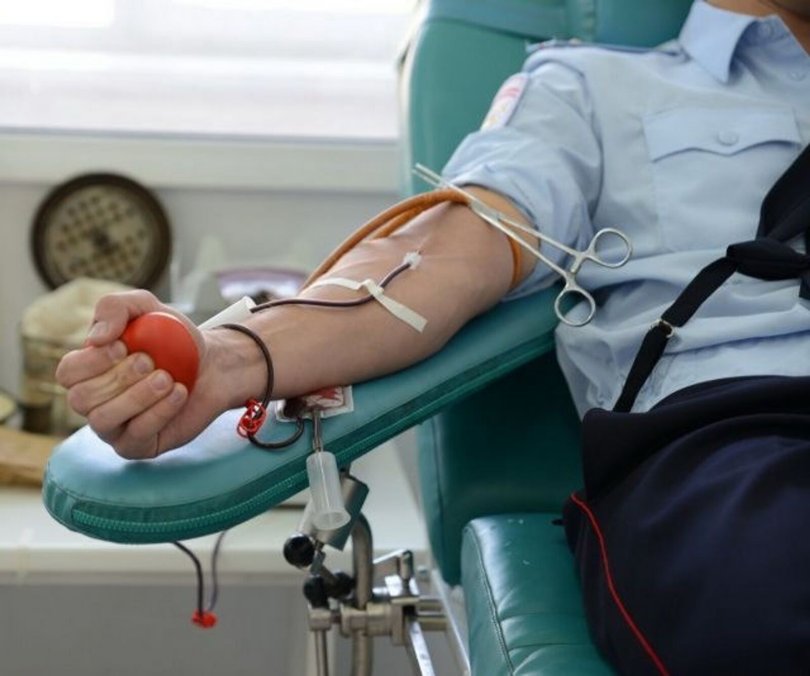 Обследование доноров крови. Обследование доноров. Медицинское обследование донора. Осмотр врачом донора.