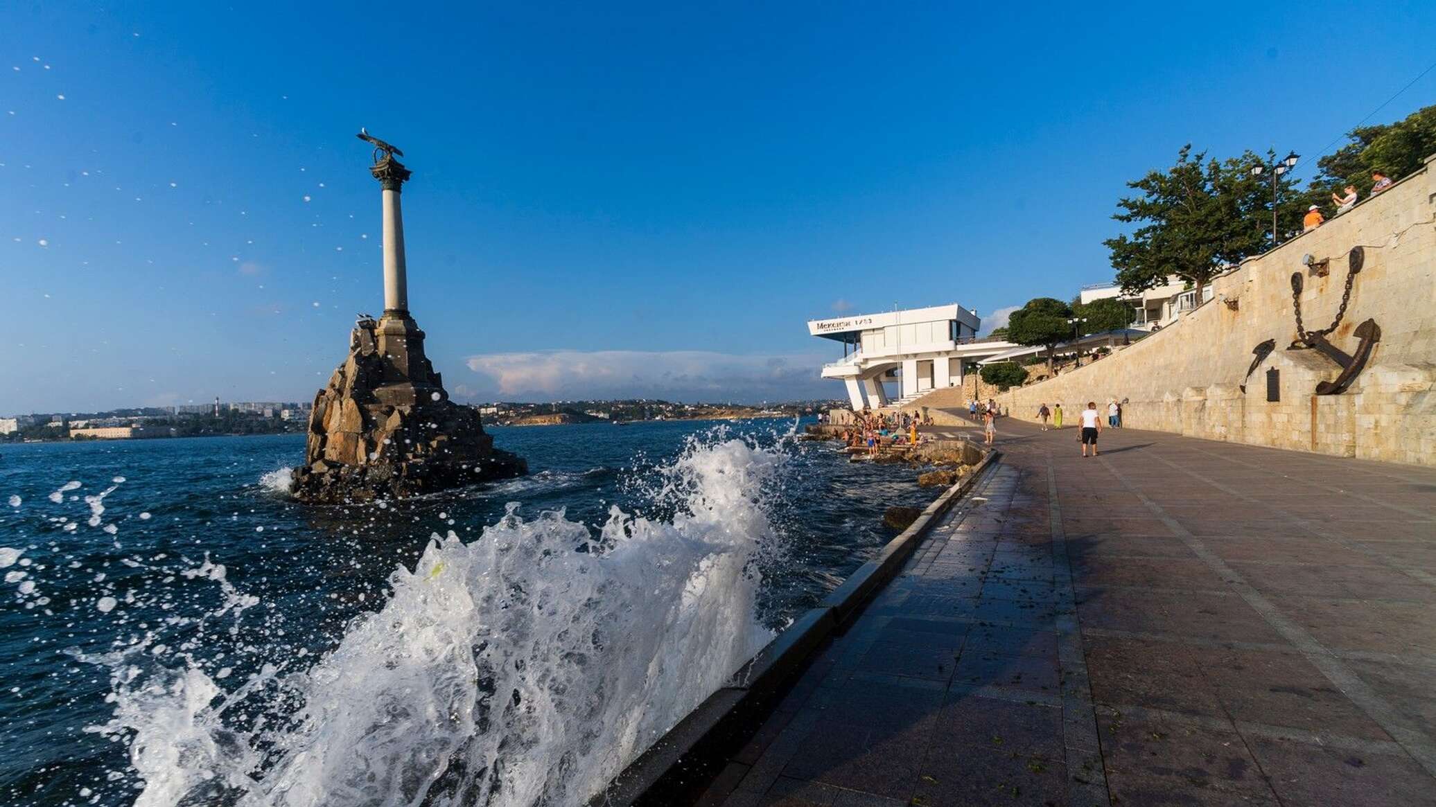 Веб камеры Севастополя памятник затопленным кораблям