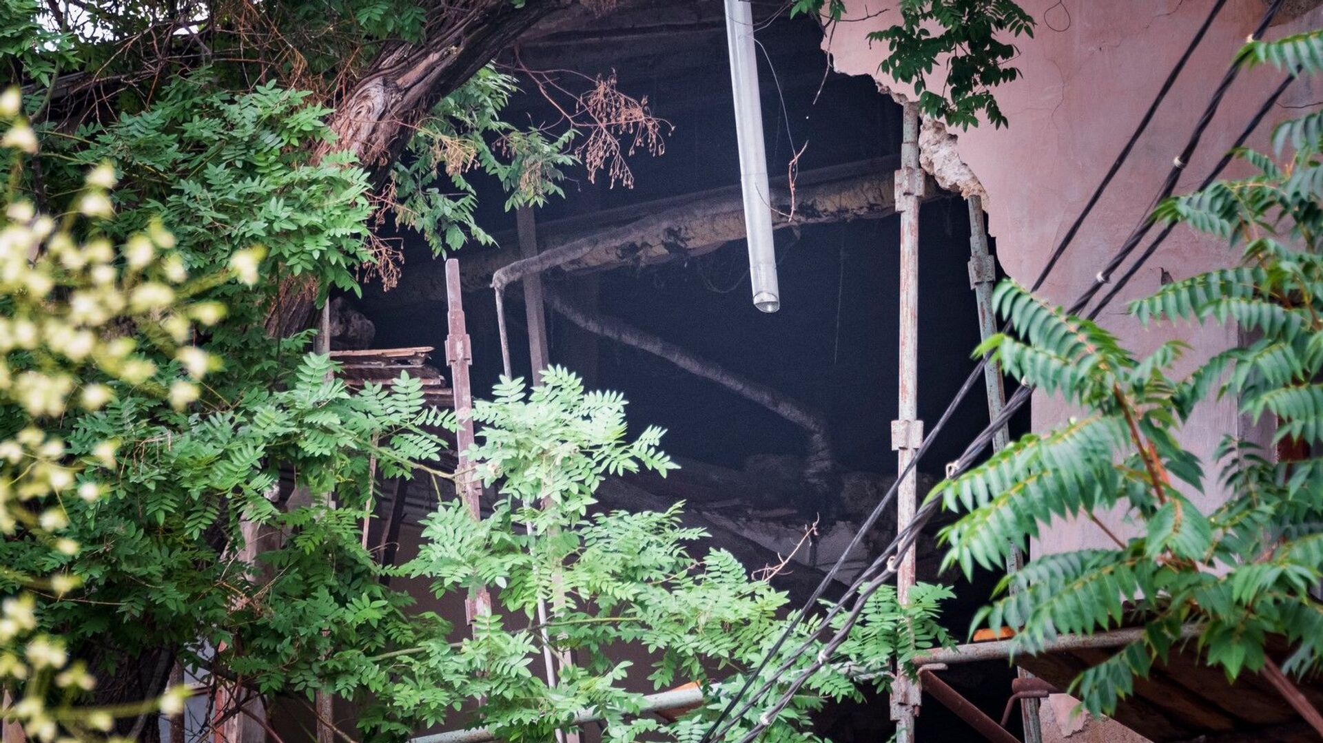 В Симферополе обрушилась стена здания Крымской государственной филармонии - РИА Новости, 1920, 10.08.2021