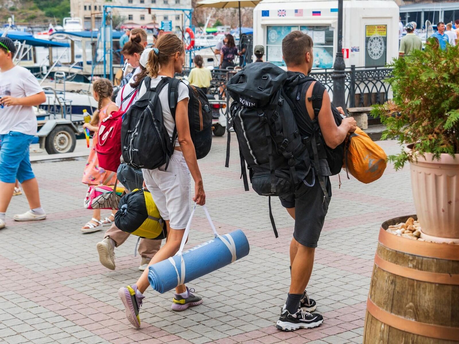 Туристы в Крыму в январе