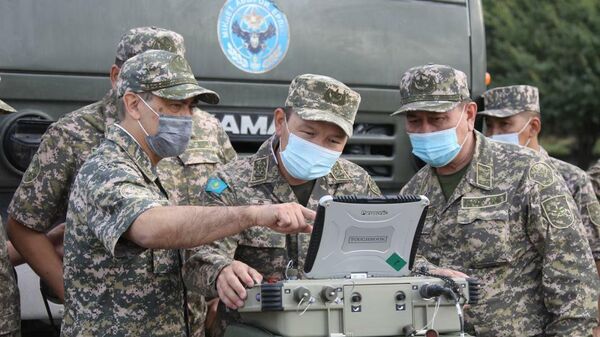 Военные оценивают обстановку на складе инженерных боеприпасов в Казахстане, где произошли взрывы


