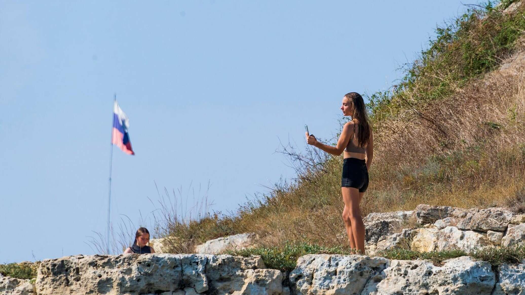 Прогноз крым на 10 дней. Женщины в Крыму на отдыхе фото.