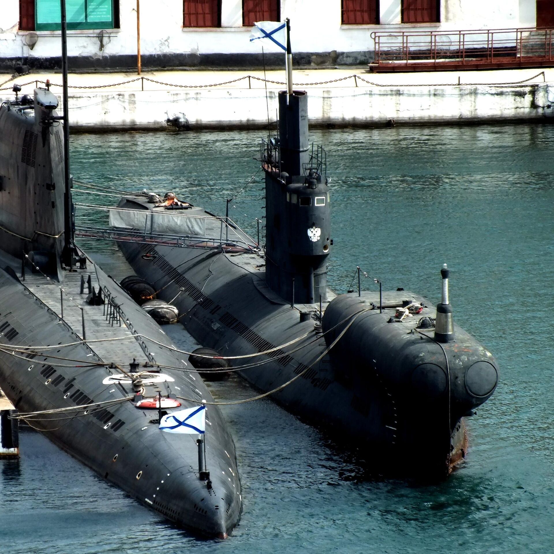 Подводные лодки в крыму. ПЗС-50 подводная лодка проект 633. Севастопольская подводная лодка. Подлодка Севастополь. Подводные лодки в Севастополе.