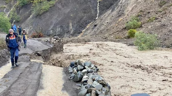 Ливни разрушили дороги в Дагестане
