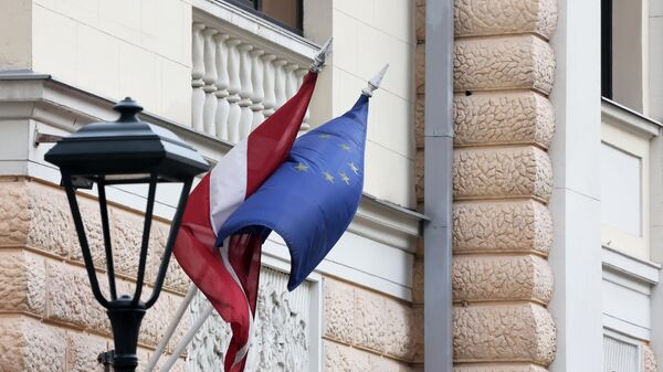 Флаги на здании посольства Латвии в Москве