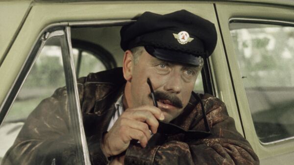 Актер Анатолий Папанов на съемках кинофильма Бриллиантовая рука (режиссер Леонид Гайдай)