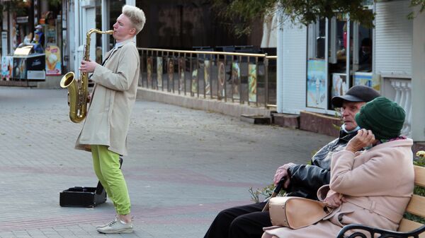 Уличный музыкант в Севастополе