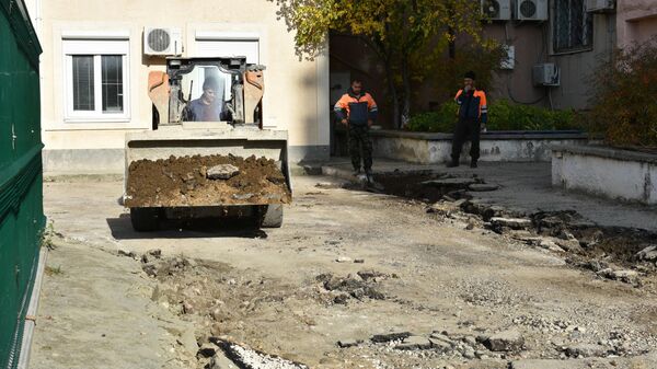 В Симферополе начали ремонт внутридворовых проездов