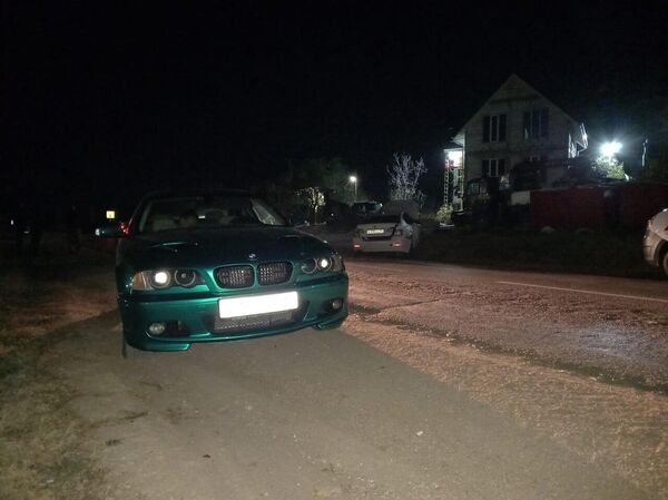 Пьяная девушка на BMW протаранила три авто в Севастополе Пьяная девушка на BMW протаранила три авто в Севастополе