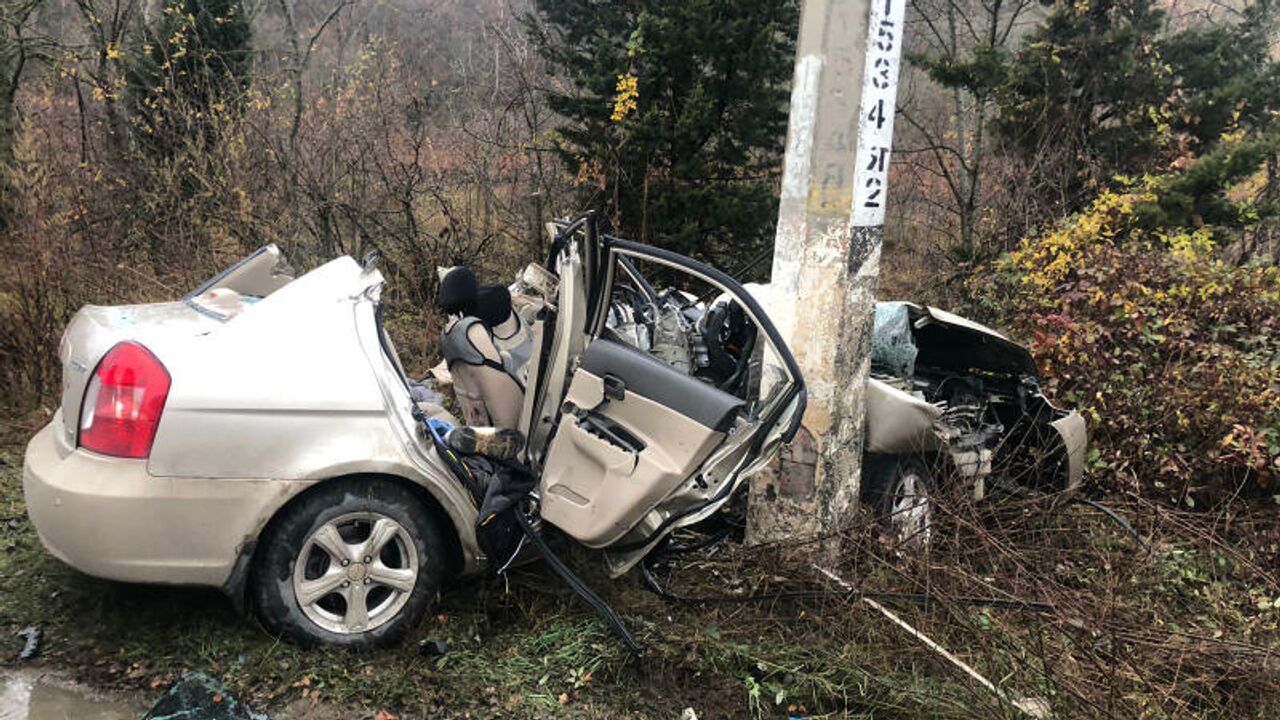 Смертельная авария на трассе в Алуште: погибли двое - ФОТО - РИА Новости  Крым, 25.11.2021