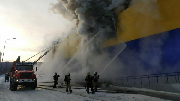 Пожар в ТЦ Лента в Томске