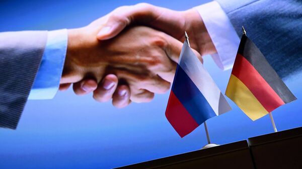 Государственные флаги России и Германии.