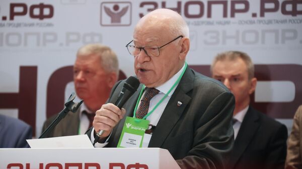 Президент Лиги здоровья нации, академик, сопредседатель оргкомитета форума Лео Бокерия выступает на всероссийском форуме Здоровье нации - основа процветания России.