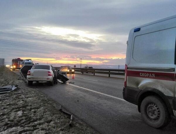 В ДТП на трассе Таврида пострадала беременная женщина В ДТП на трассе Таврида пострадала беременная женщина