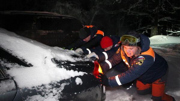 150 автомобилей застряли в снегу на плато Ай-Петри