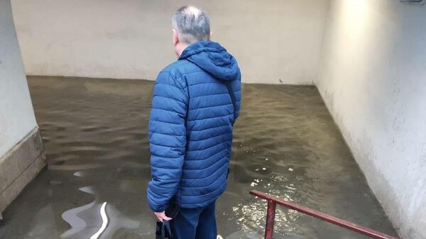 В Симферополе затопило подземный переход на площади Куйбышева