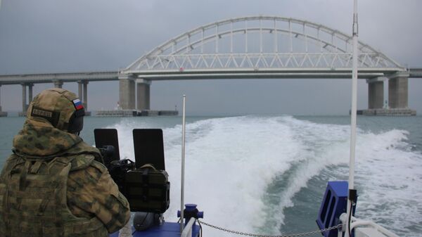 Как российские военнослужащие охраняют ключевые транспортные объекты полуострова – Керченский пролив и Крымский мост