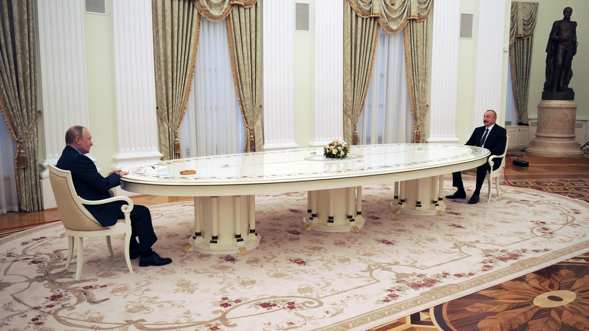 Президент РФ В. Путин провел переговоры с президентом Азербайджана И. Алиевым - РИА Новости, 1920, 22.02.2022