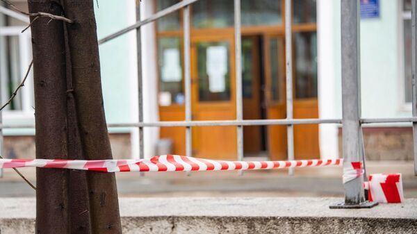 Минирование школы №14 в Симферополе