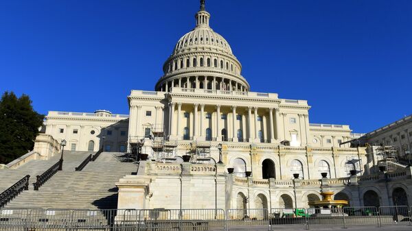Капитолий (United States Capitol) на Капитолийском холме в Вашингтоне.