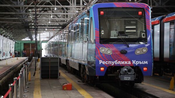 Посвященный Крыму тематический поезд вышел на Арбатско-Покровскую линию метро Москвы
